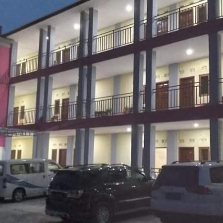 Fx72 Labuan Bajo Hotel מראה חיצוני תמונה