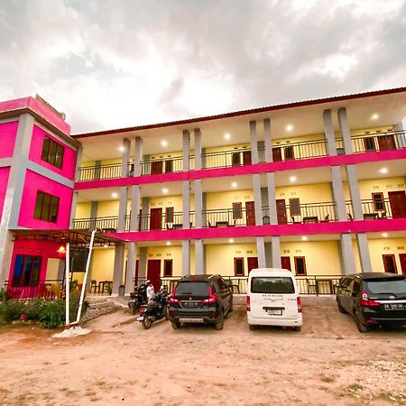 Fx72 Labuan Bajo Hotel מראה חיצוני תמונה