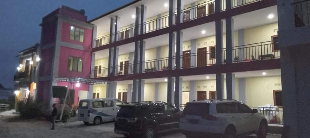 Fx72 Labuan Bajo Hotel מראה חיצוני תמונה