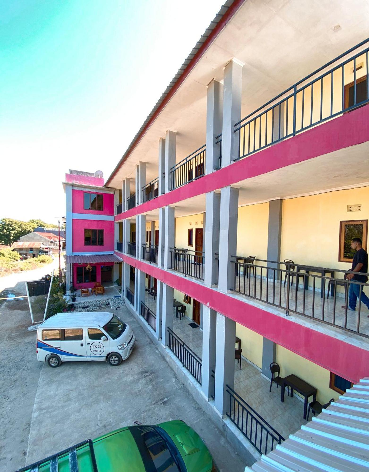 Fx72 Labuan Bajo Hotel מראה חיצוני תמונה
