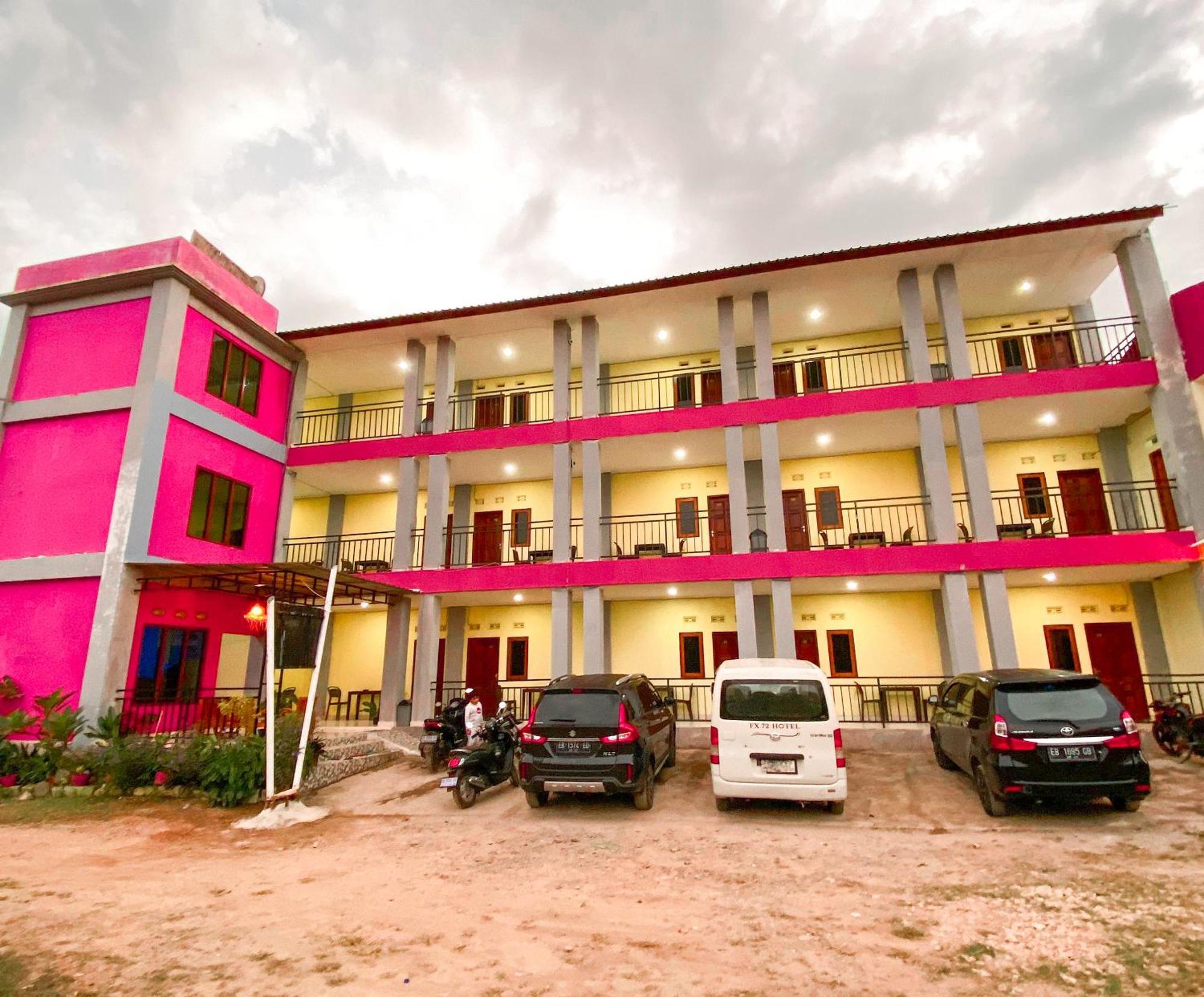 Fx72 Labuan Bajo Hotel מראה חיצוני תמונה